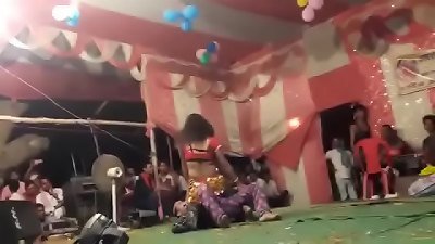 लहंगा में घुस ल बा